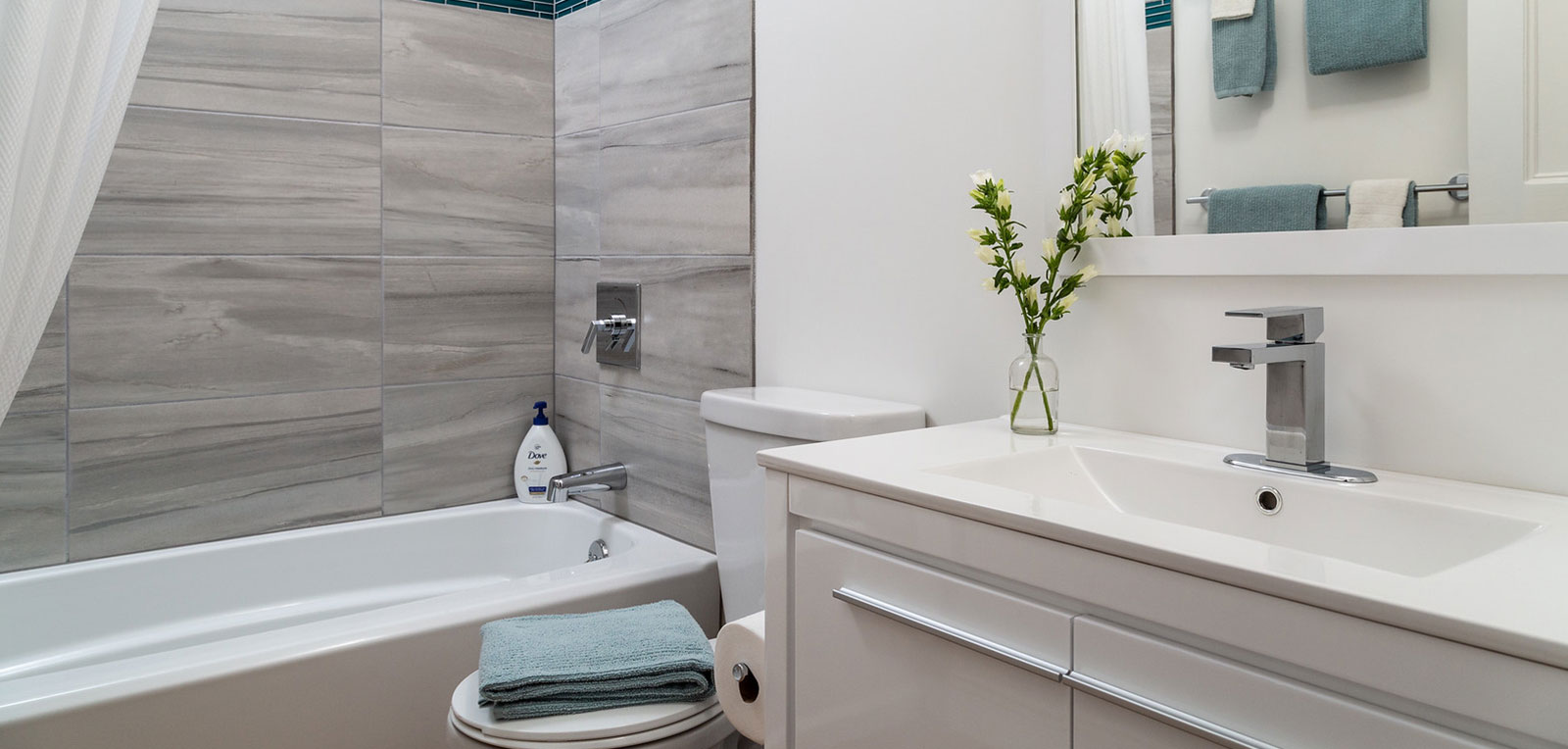 1BR Apartment Bathroom | ADMIRAL SIMS B&B, Newport Rhode Island